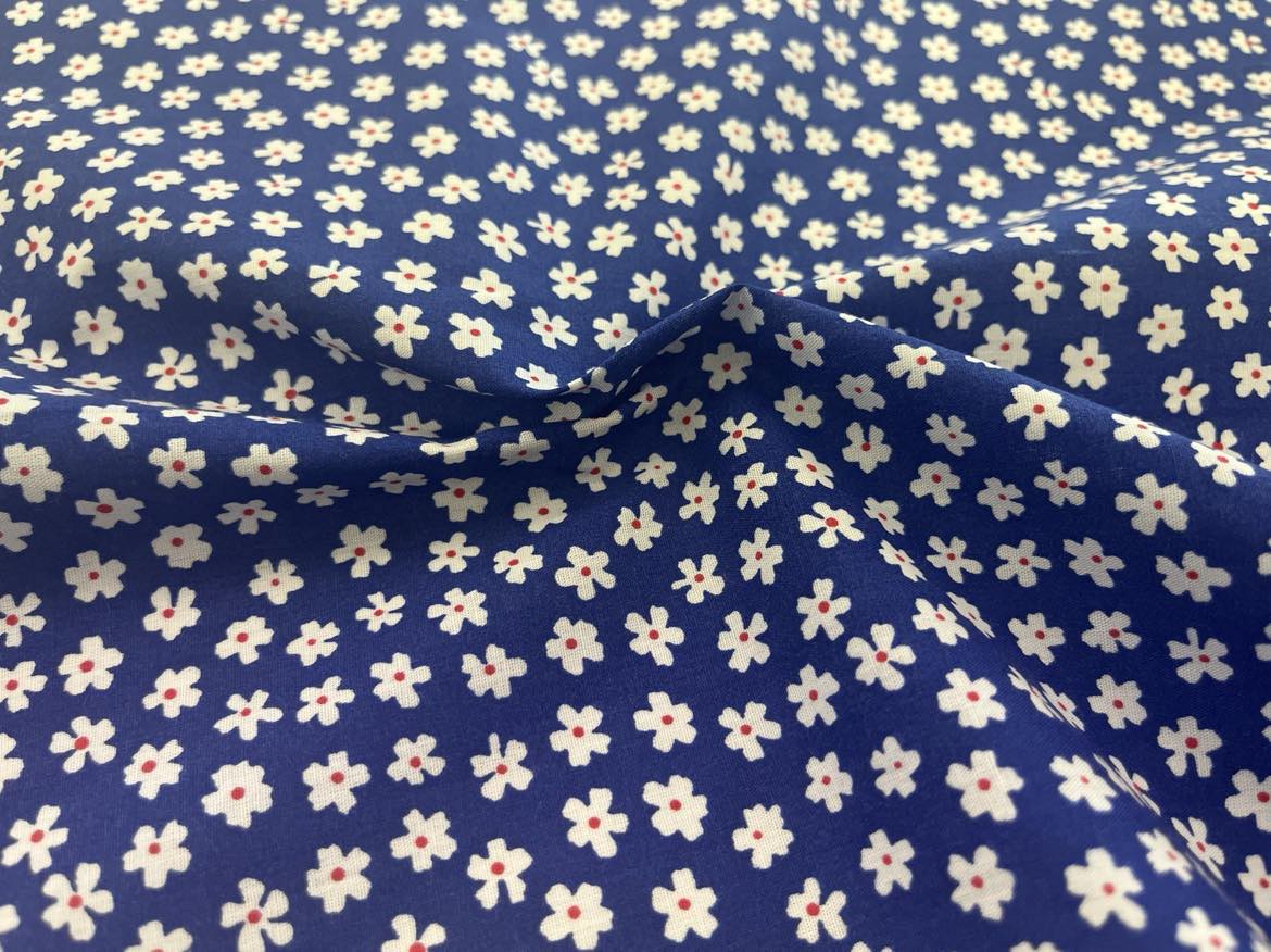 Polyester Cotton Print Daisy's On Blue
